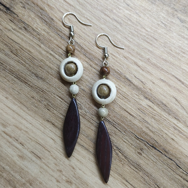 Серьги Кристина с листиком, дерево, цвет молочный, вишневый, светло-кор., 13x60 мм