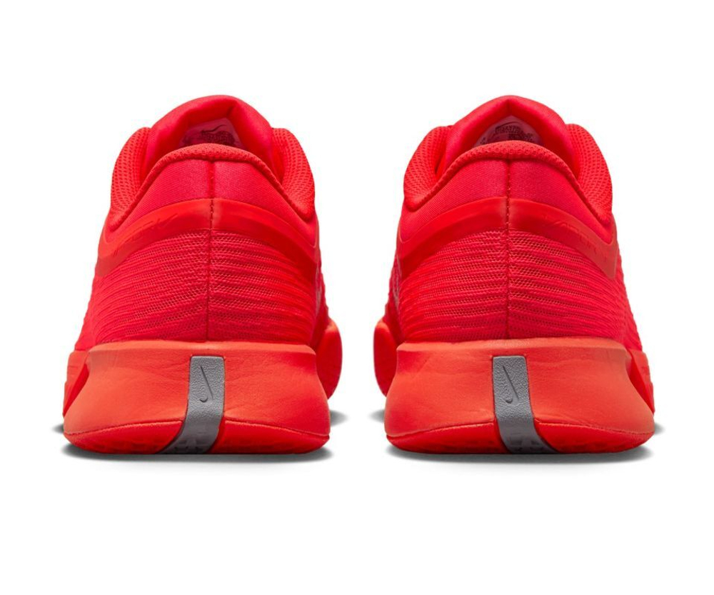 Женские Кроссовки теннисные Nike Zoom Vapor Pro 3 HC Premium - bright crimson/metallic silver