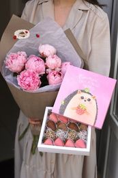 Комбо набор с пионами "Сладкий подарок"