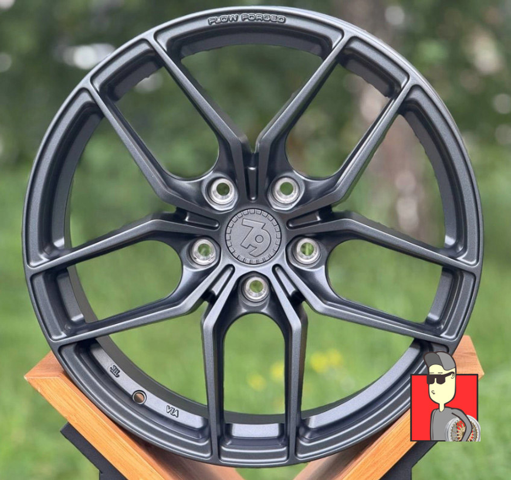 Комплект дисков Titan Forged FlowForm TF51 18x8 et40 5x108