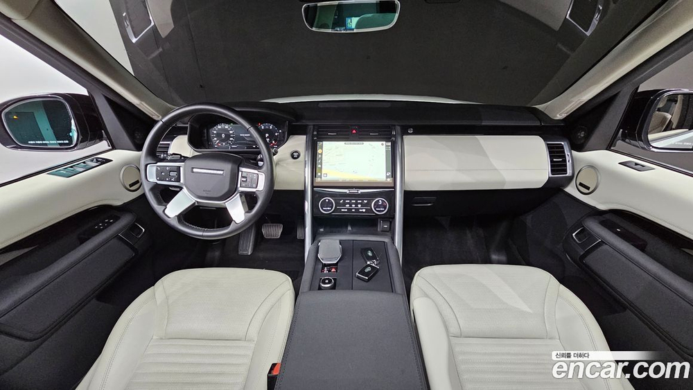 Land Rover Discovery 5 D250 SE (10.2022)