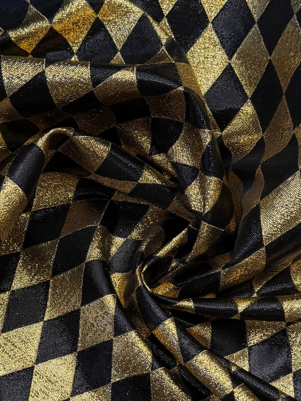 Жаккард шелк с люрексом Gucci в черно-золотые ромбы