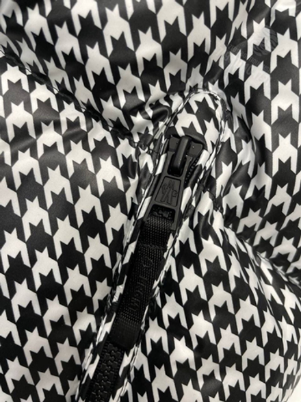 Пуховик Moncler