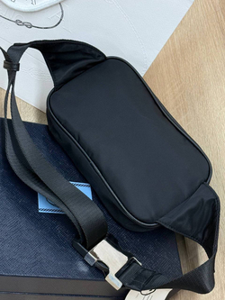 Поясная сумка Prada