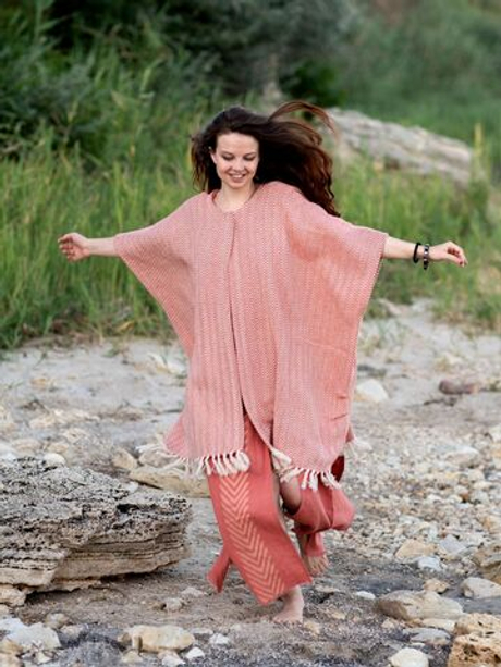 Бохо-накидка из фактурного хлопка (коралл/зигзаг)
