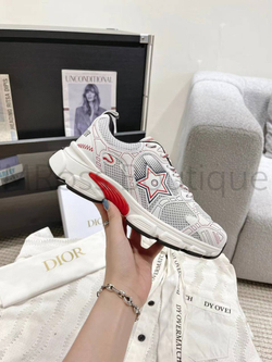 Кроссовки Dior Chrono бело-красные со звездой на подошве