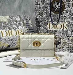 Мини-сумка Dior Miss Caro белый