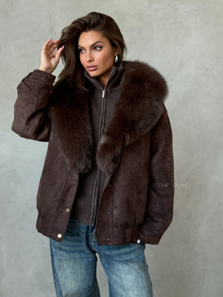 Шоколадный пуховик из эко-замши с мехом песца