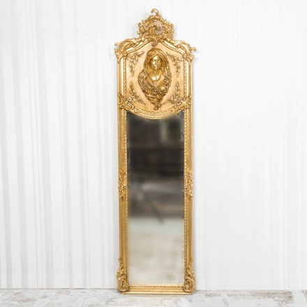 Настенное зеркало