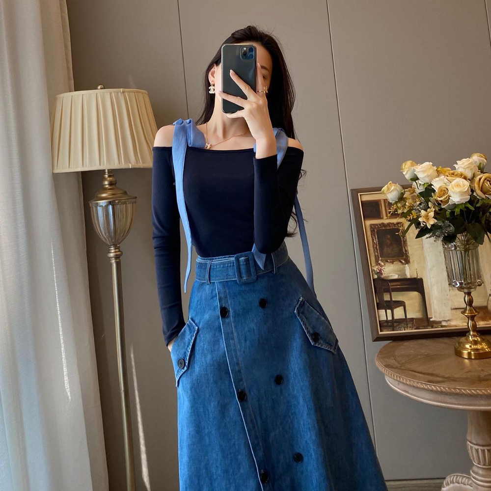 Комплект из водолазки и джинсовой юбки