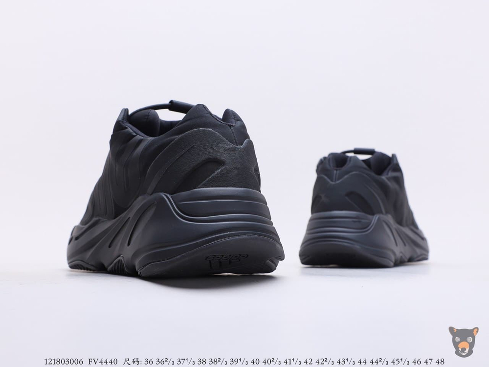 Кроссовки Yeezy Boost 700 MNVN "Triple Black"