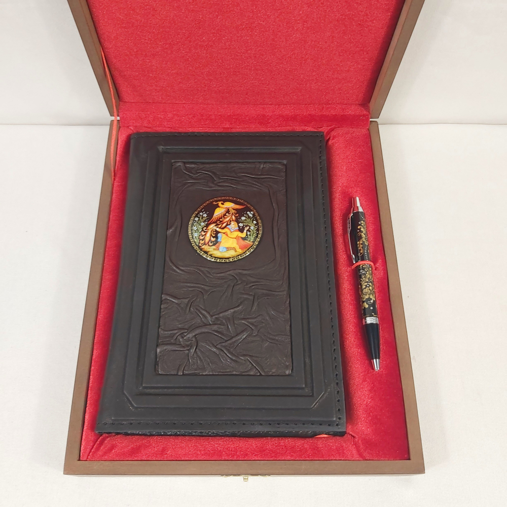 Ежедневник А5 "Иван-царевич и Жар-птица" (обложка из натуральной кожи) и ручкой с росписью Палех в футляре