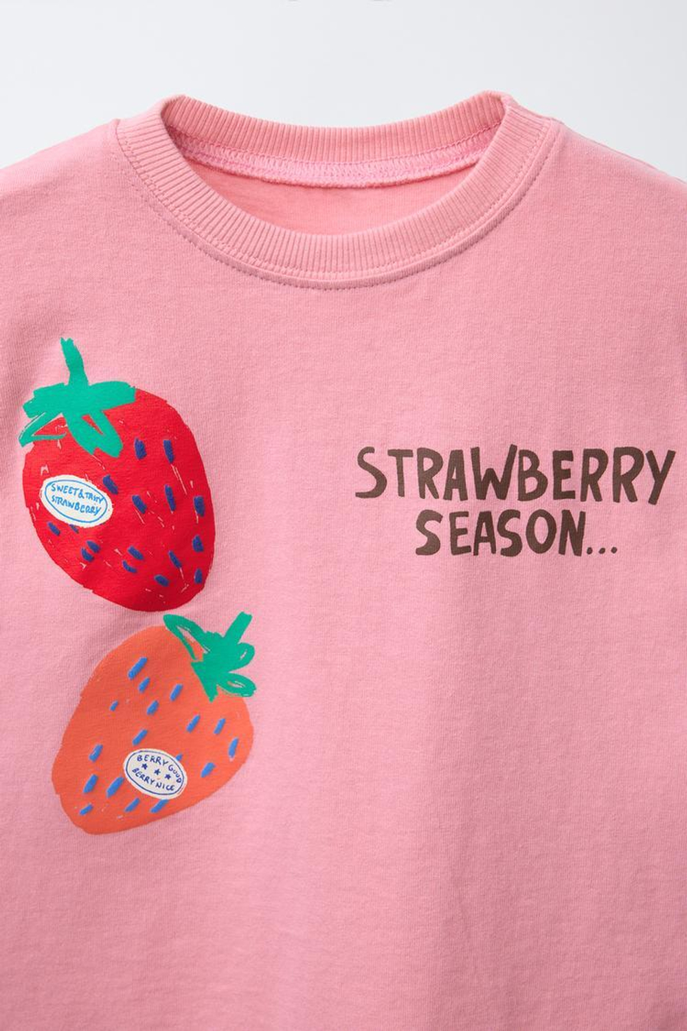 ZARA ФУТБОЛКА С ПРИНТОМ «ФРУКТЫ», ПАСТЕЛЬНО-РОЗОВЫЙ