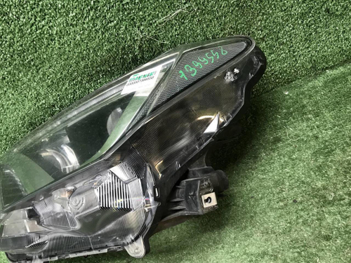 Фара левая Toyota Rav 4 CA40 (2015-2019) LED