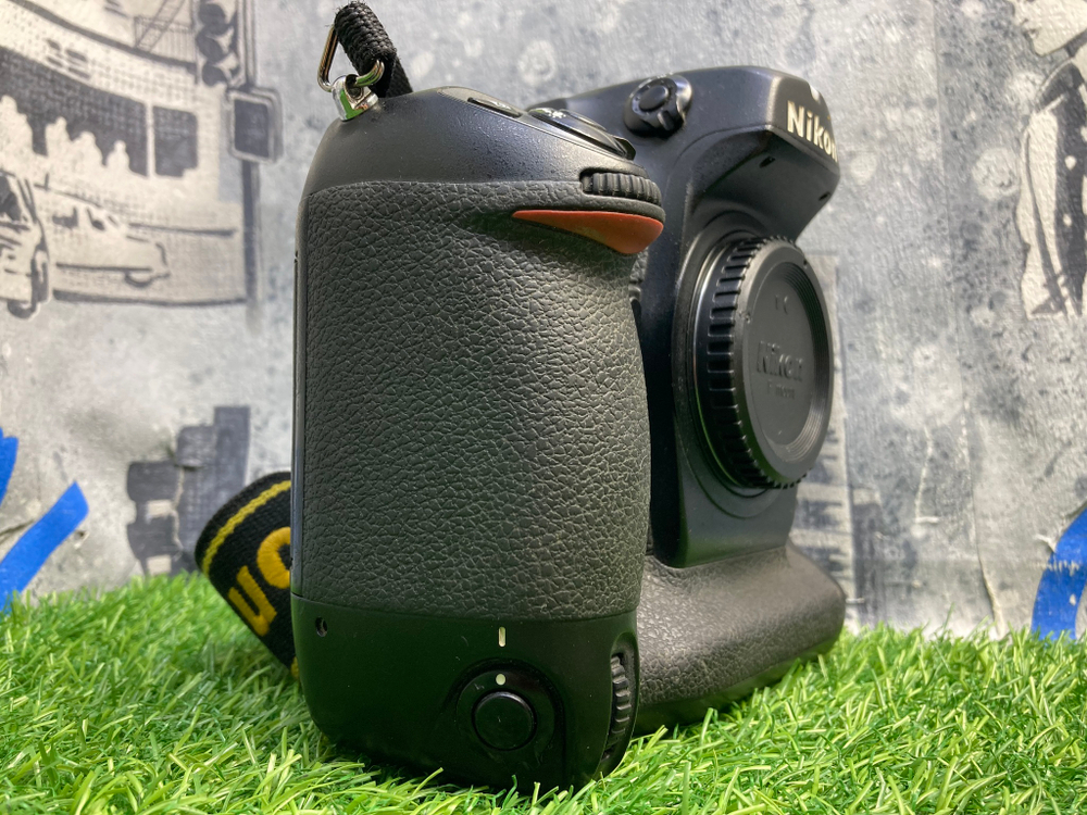 Nikon D2X Покупка/Продажа