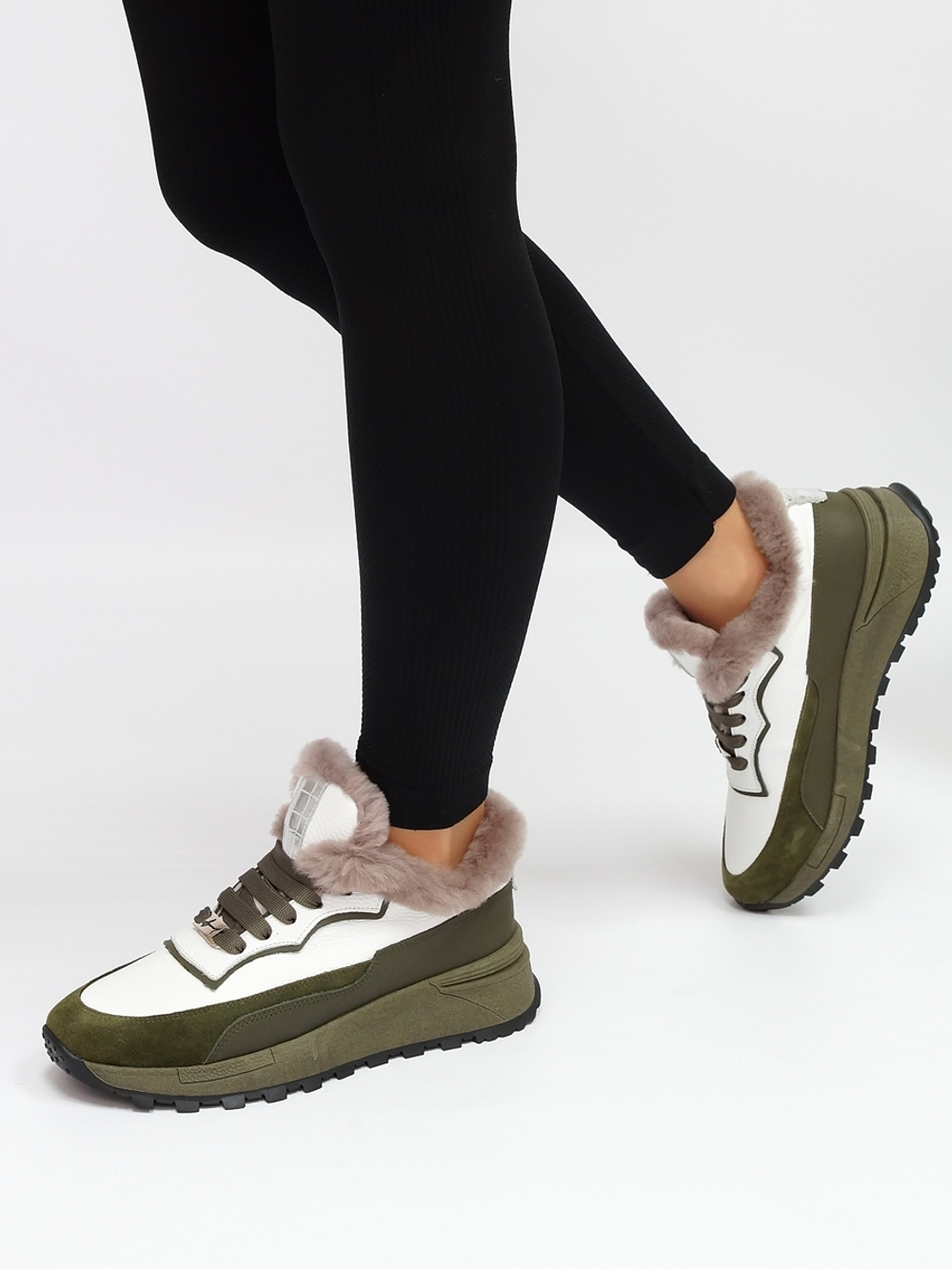 Кроссовки женские зимние