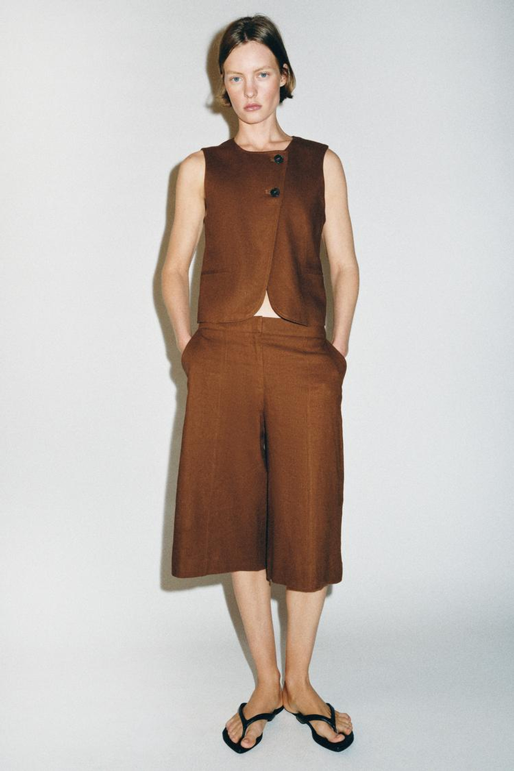 ZARA ДЛИННЫЕ БЕРМУДЫ ИЗ СМЕСОВОГО ЛЬНА, СВЕТЛО-КОРИЧНЕВЫЙ