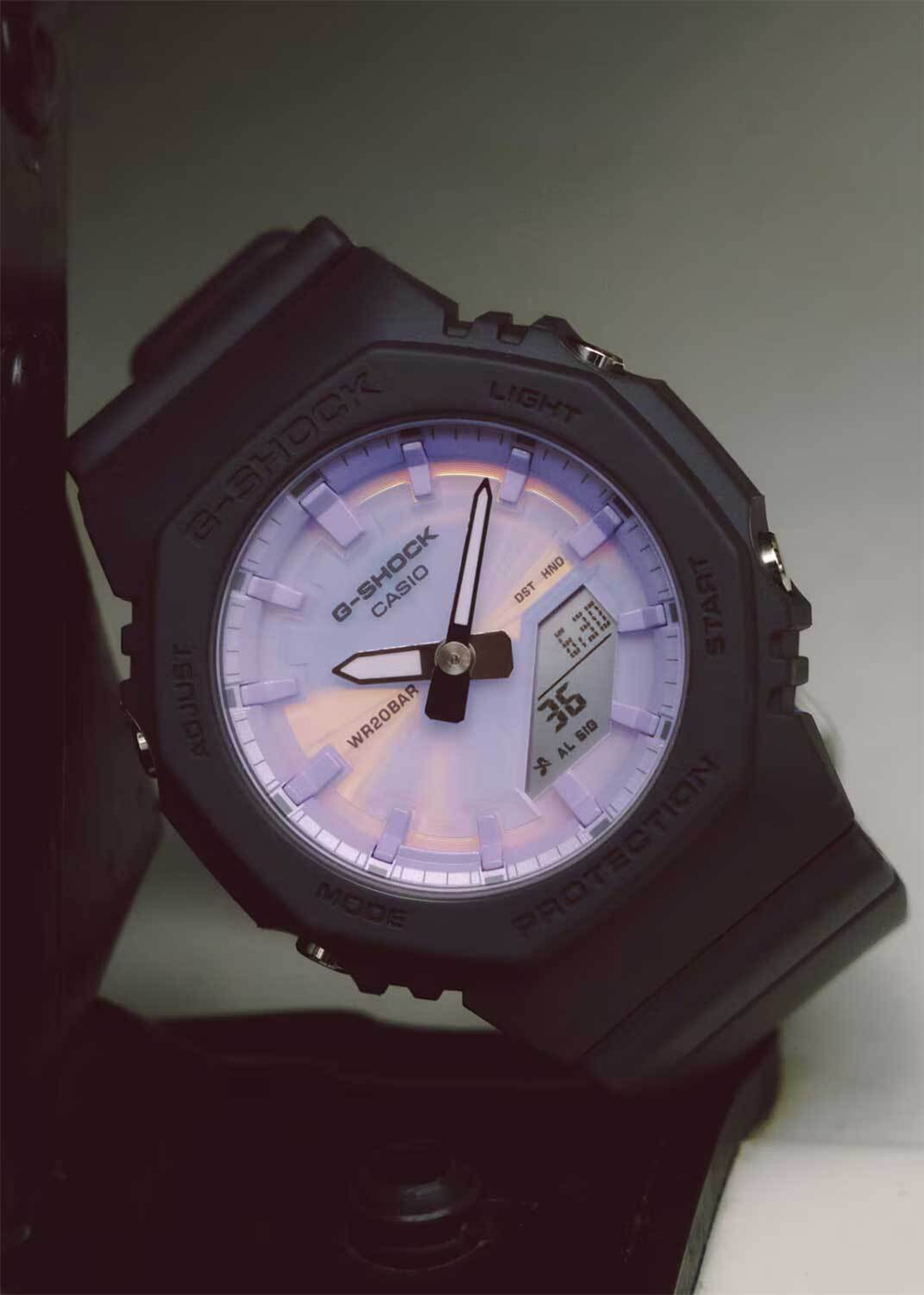 Женские наручные часы Casio GMA-P2100PC-1A