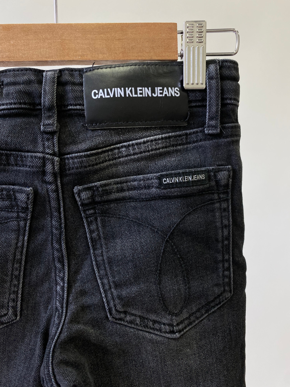 Джинсы Calvin Klein