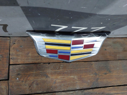 Эмблема передняя Cadillac Escalade 5 20-нв Б/У Оригинал 84570626