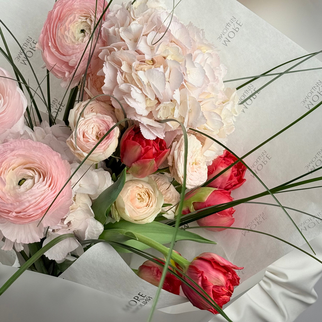 Букет раскидистый Элегантный март