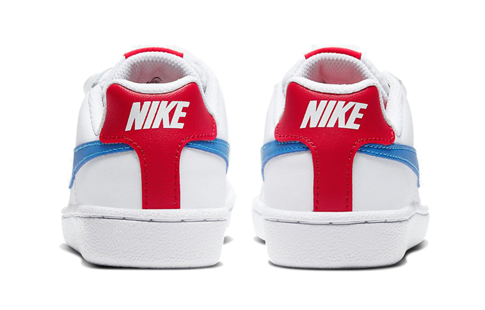 Middle-aged children's Nike Court Royale low-top sneakers white and blue