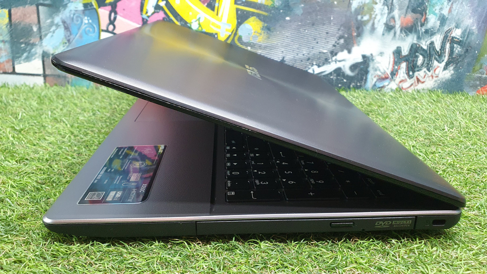 Ноутбук ASUS i3/4Gb/GT 720M 2Gb