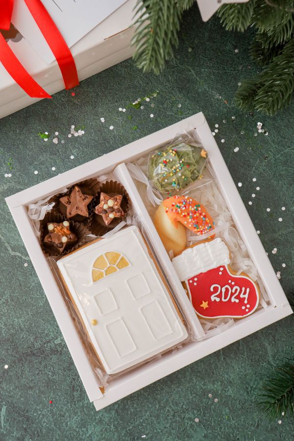 Пряник дверь, новогодний мини пряник, попс елка, печенье с предсказаниями, три шоколадные звездочки