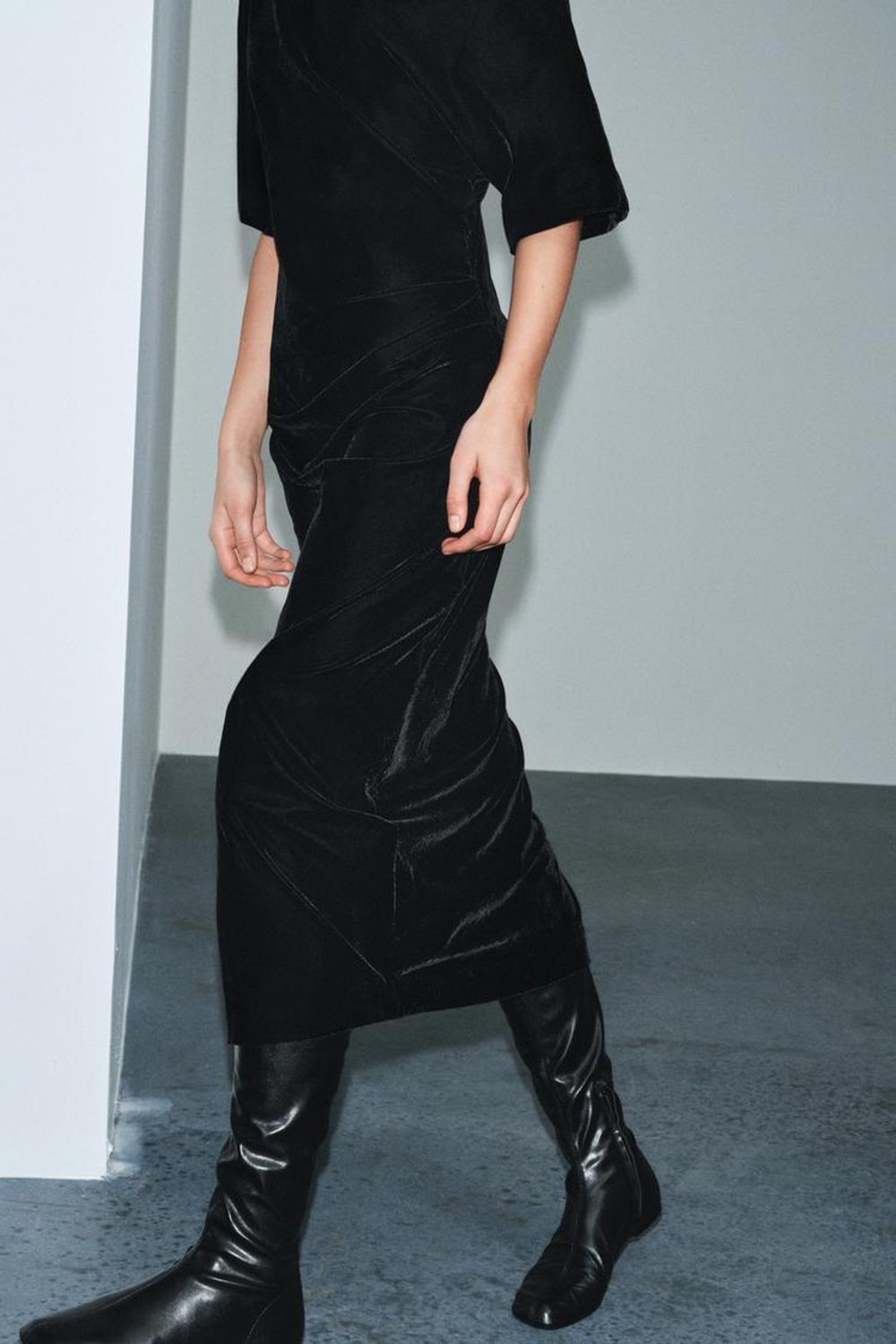 ZARA БАРХАТНОЕ ПЛАТЬЕ — ZW COLLECTION, ЧЕРНЫЙ