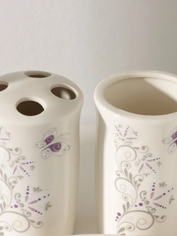 Набор аксессуаров для ванной комнаты Доляна «Изящество», 4 предмета (дозатор 250 мл, мыльница, 2 стакана)