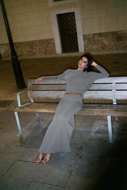 ZARA ДЛИННАЯ ЮБКА СО СБОРКАМИ, СЕРЫЙ