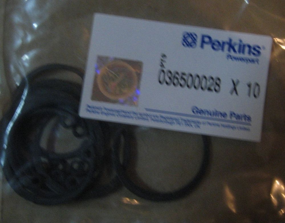 Кольцо стопорное втулки шатуна поршня / CIRCLIP АРТ: 036500028