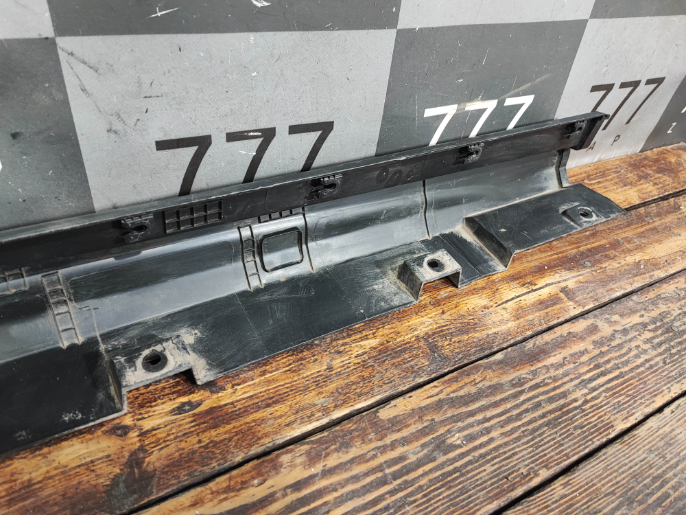 Накладка порога левого Geely Atlas Pro 21-нв Б/У Оригинал 6073065400