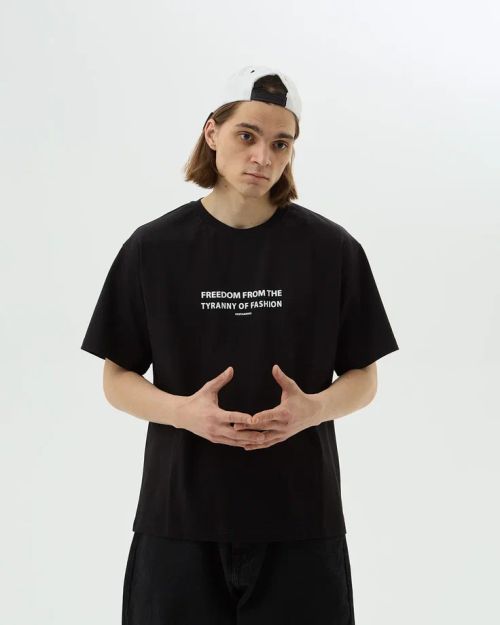 Футболка Postaments Tyranny черная