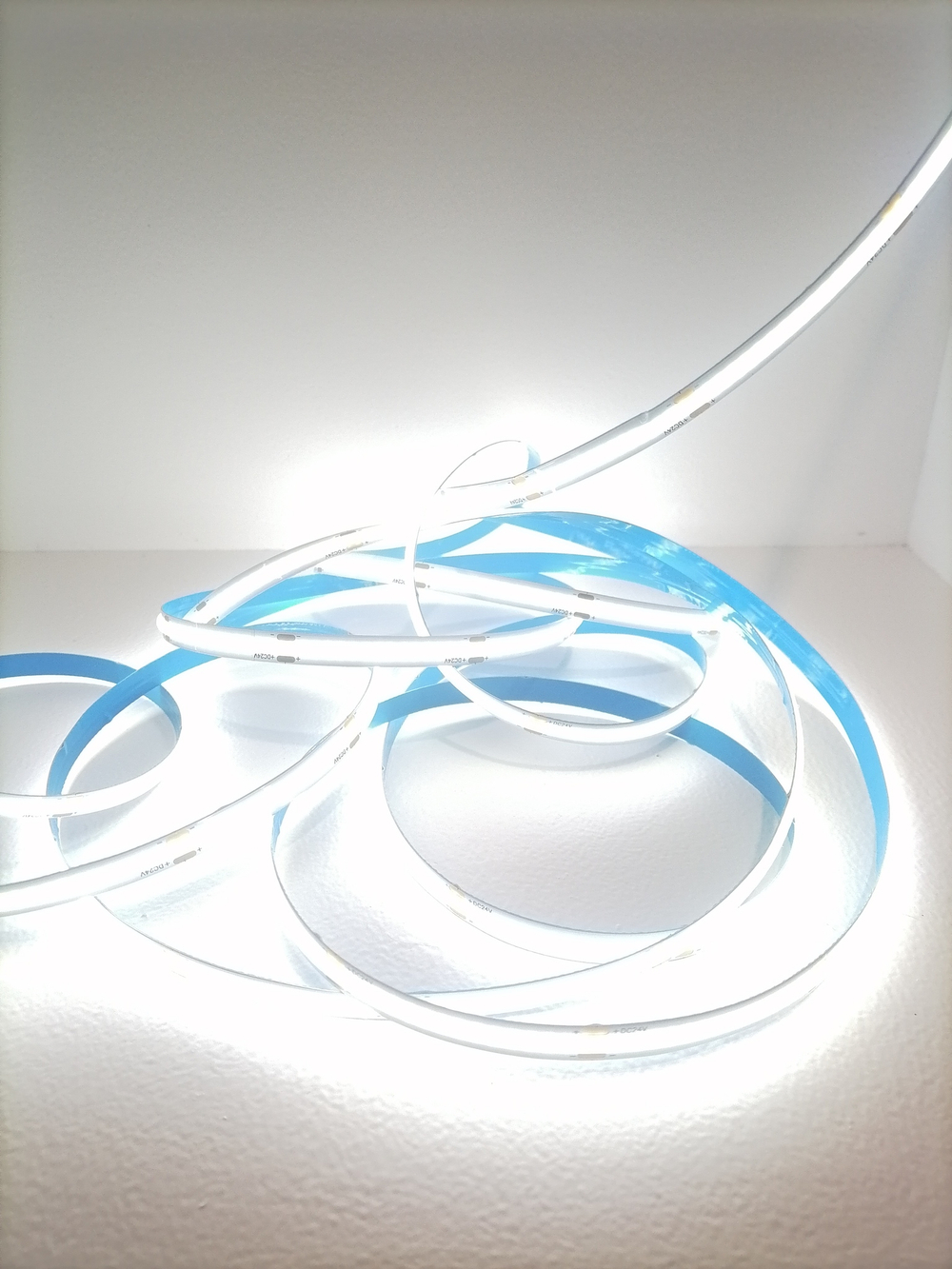 Светодиодная лента 24V COB 320 led/m 6000K 10w/m 8mm Ra>90