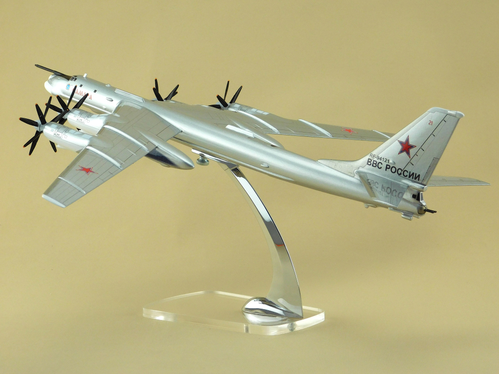 Модель самолета Ту-95МС (М1:100, Самара,  RF-94121, 21)