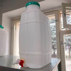 Бак 20 л (плоский) с краном