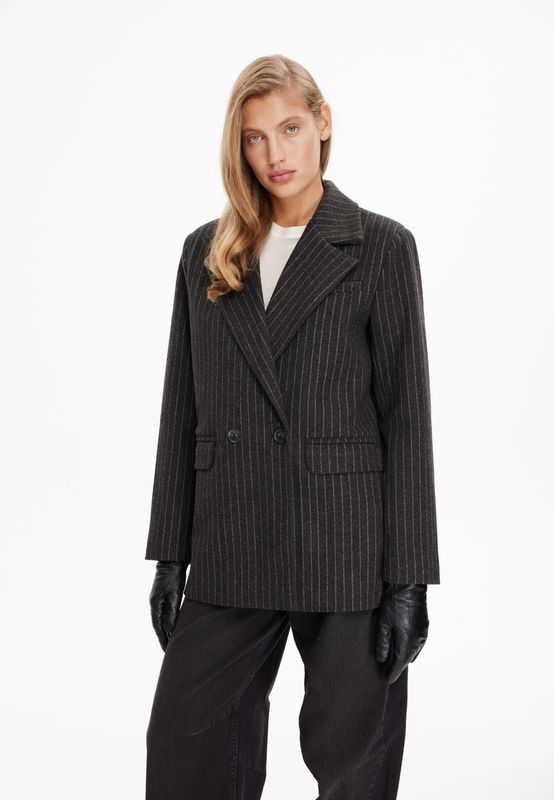 Пальто в полоску