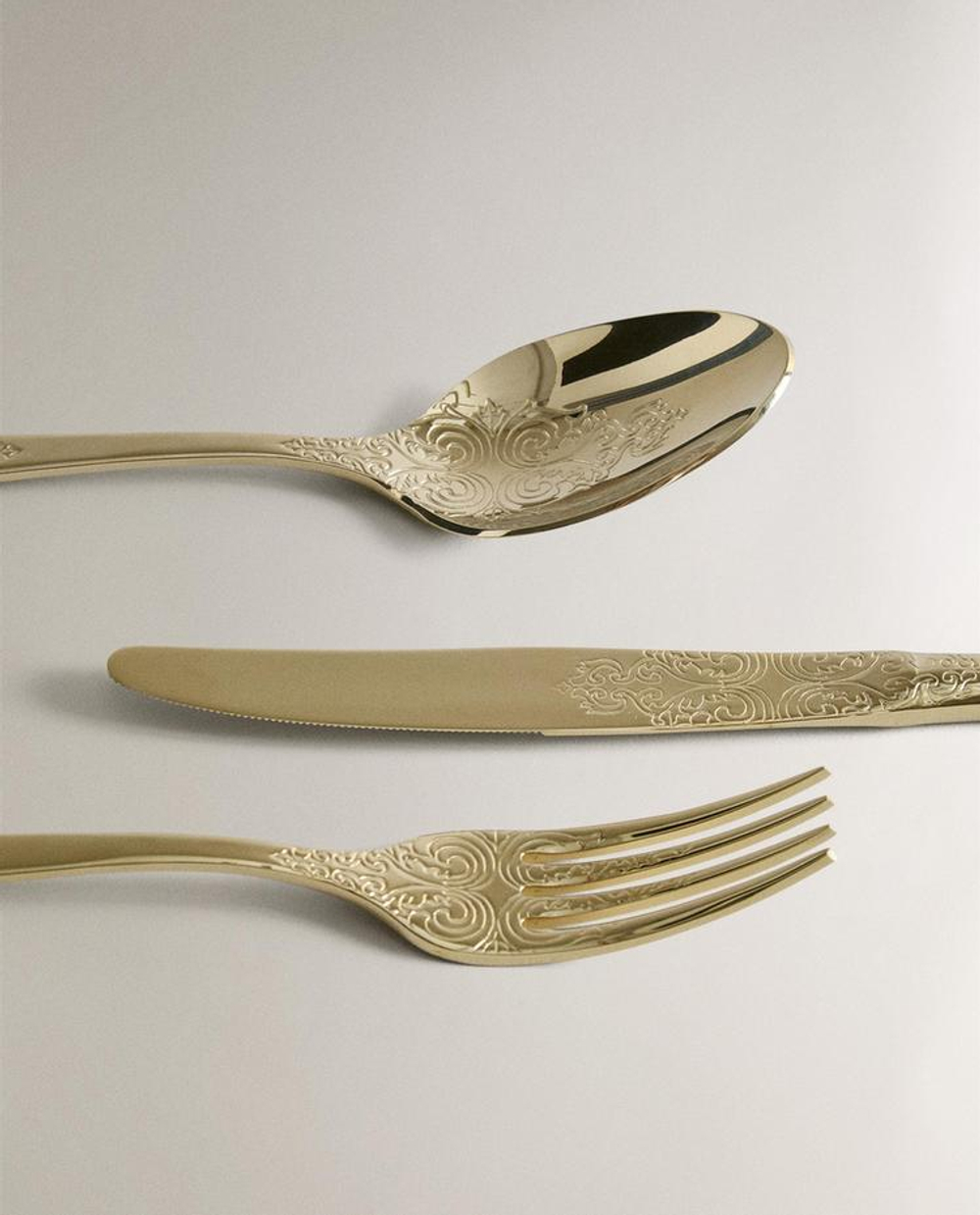 ZARA HOME НАБОР СТОЛОВЫХ ПРИБОРОВ С ГРАВИРОВКОЙ, ЗОЛОТИСТЫЙ