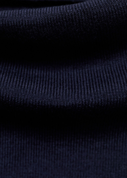 Джемпер с высоким воротом и сборкой