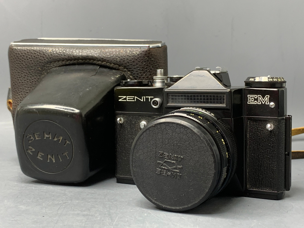 Zenit EM + Helios 44M