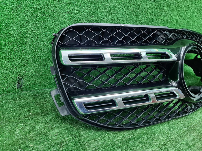 Решетка радиатора Mercedes GLS x167 (19-23) AMG 63