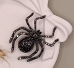 Брош"Паучёк" со стразами.