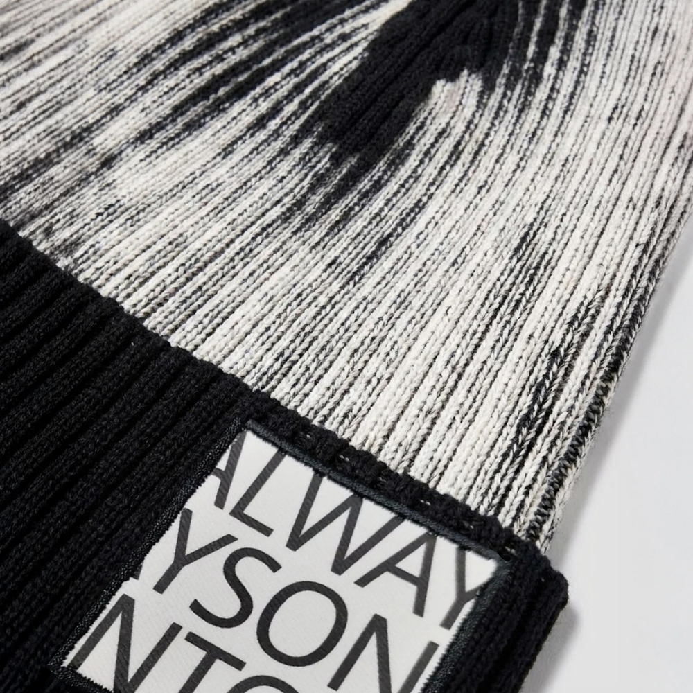 Фирменная новогодняя шапка «Всегда на высоте»