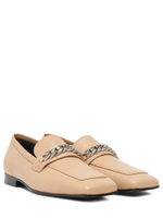 Женские кожаные бежевые лоферы с цепочкой