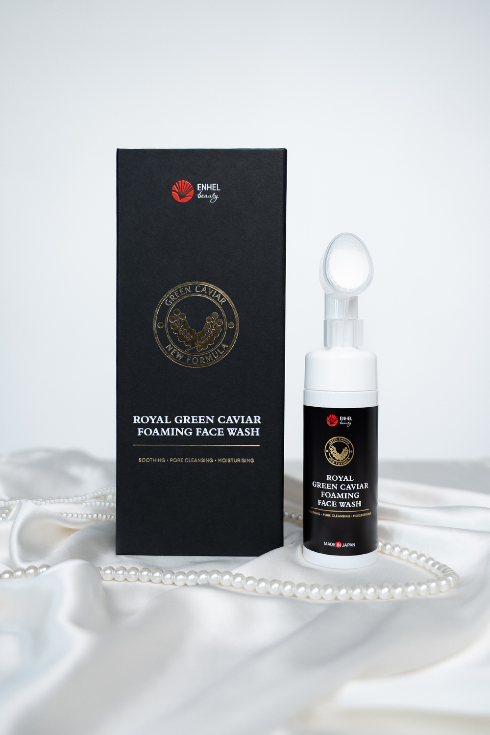 Пенка для умывания с нанощёточкой c зелёной икрой Royal Green Caviar Foaming Face Wash, 150ml