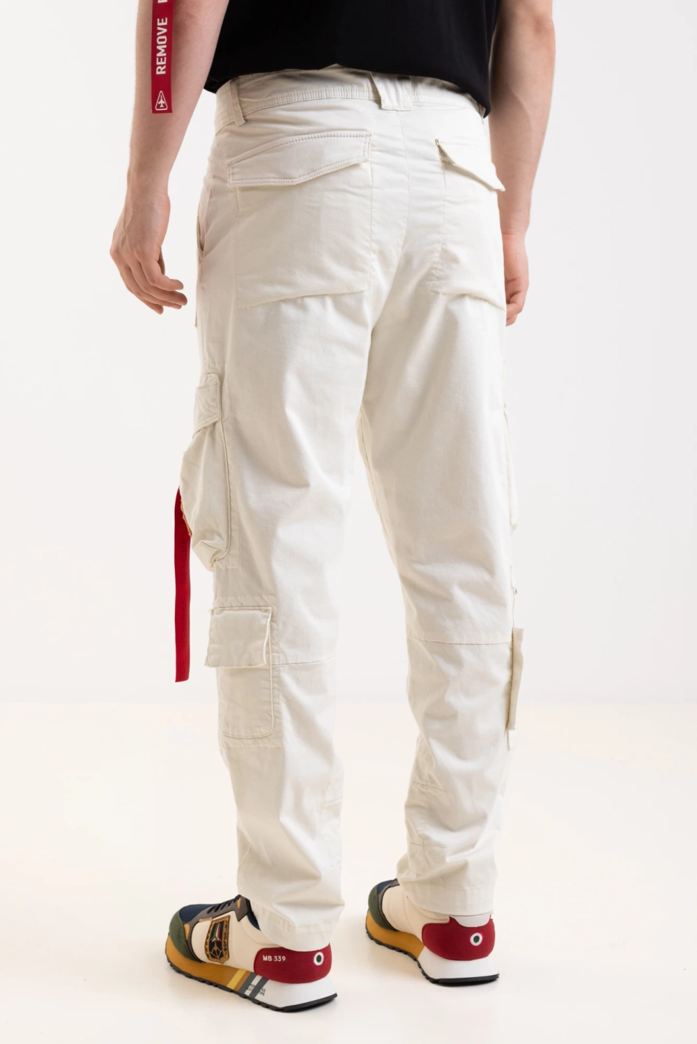 Брюки карго муж. AERONAUTICA 1582 молочный красная лента на кармане