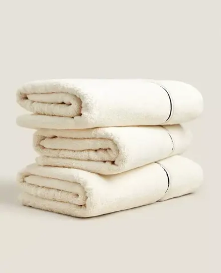 ZARA HOME ПОЛОТЕНЦЕ С ВЫШИТОЙ КАЙМОЙ, ЭКРЮ/ЧЕРНЫЙ