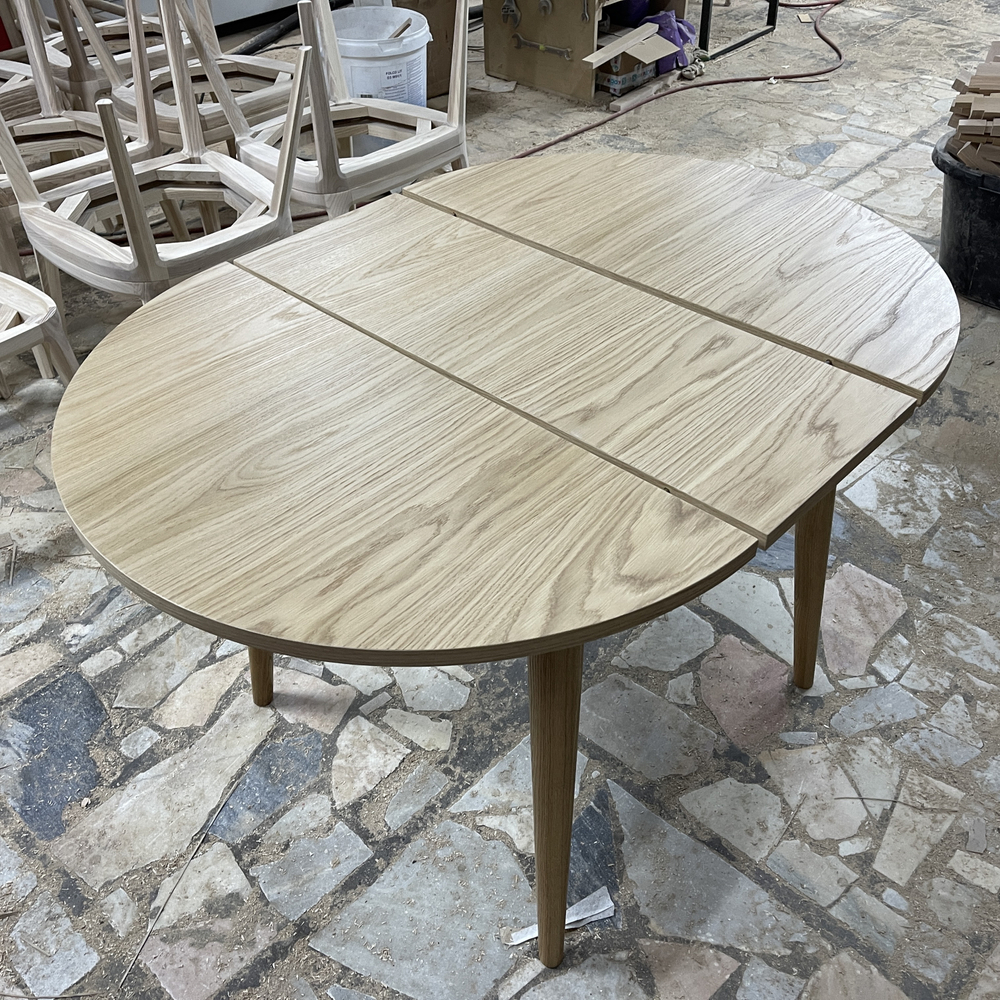 Круглый кухонный стол из дерева - RETRO