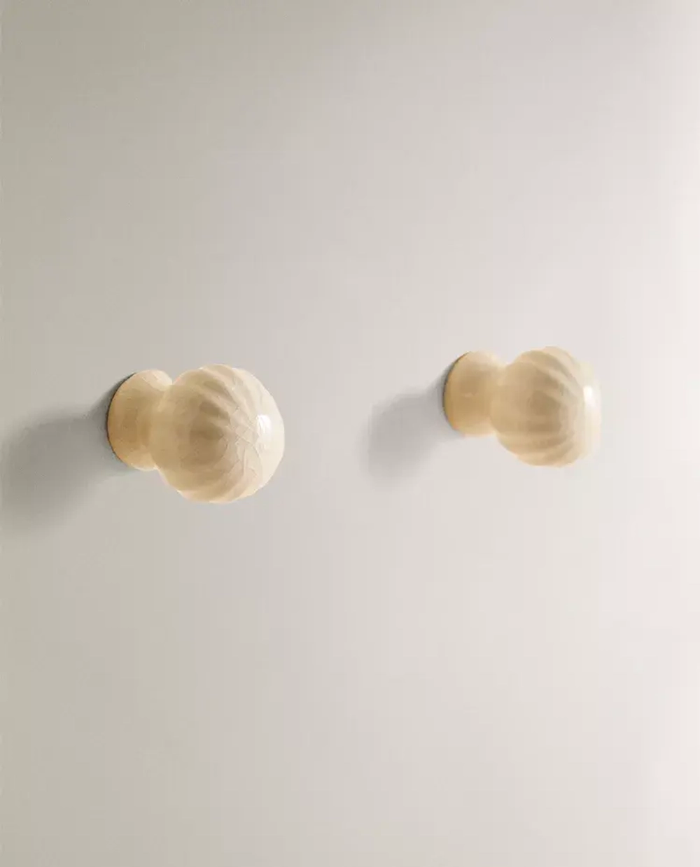 ZARA HOME МЕБЕЛЬНАЯ РУЧКА ИЗ КЕРАМИКИ С ЭФФЕКТОМ КРАКЛЕ (НАБОР ИЗ 2 ШТ.), БЕЛЫЙ